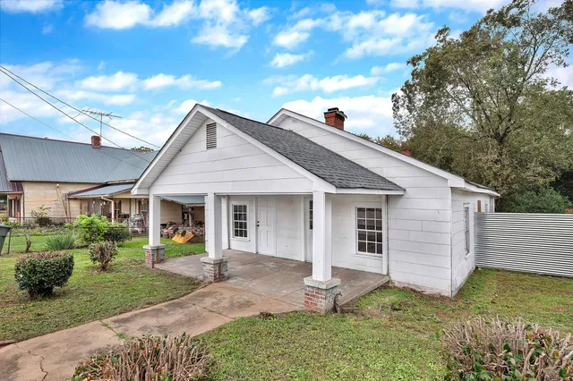 $1,500 | 731 East Main Street, Seneca, SC 29678