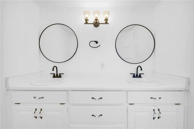 $1,500 | 731 East Main Street, Seneca, SC 29678