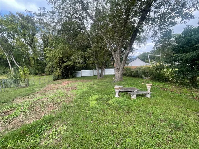 $1,500 | 731 East Main Street, Seneca, SC 29678