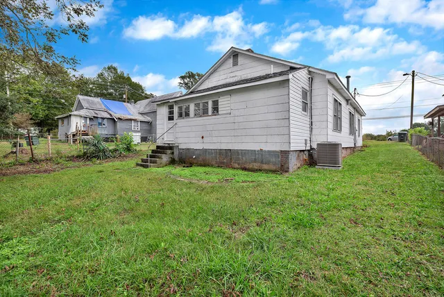 $1,500 | 731 East Main Street, Seneca, SC 29678