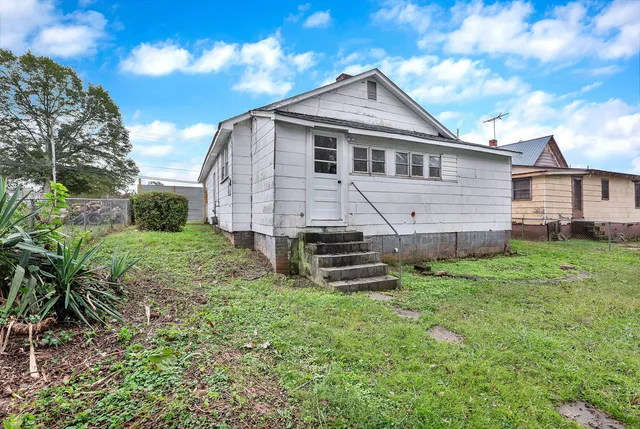 $1,500 | 731 East Main Street, Seneca, SC 29678