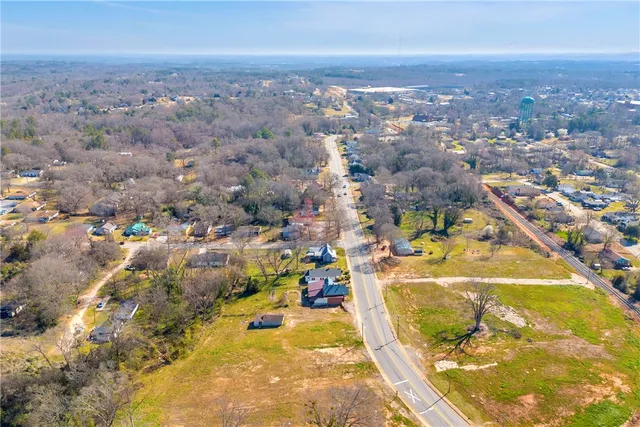 $1,500 | 731 East Main Street, Seneca, SC 29678