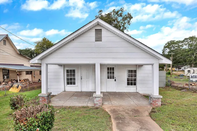$1,500 | 731 East Main Street, Seneca, SC 29678