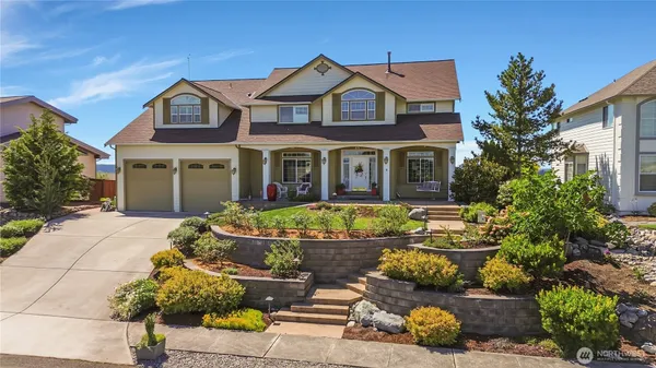 front view of house with a yard