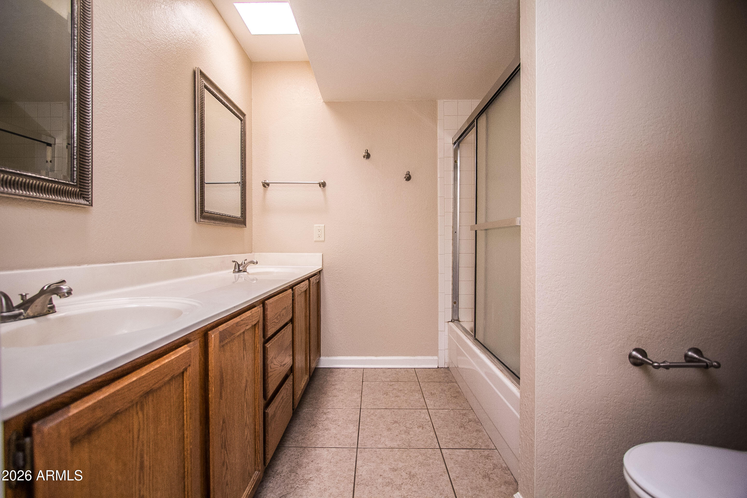 7755 East Thomas Road, Unit 18 Scottsdale, AZ 85251 - Photo 14 of 26 Primary bathroom