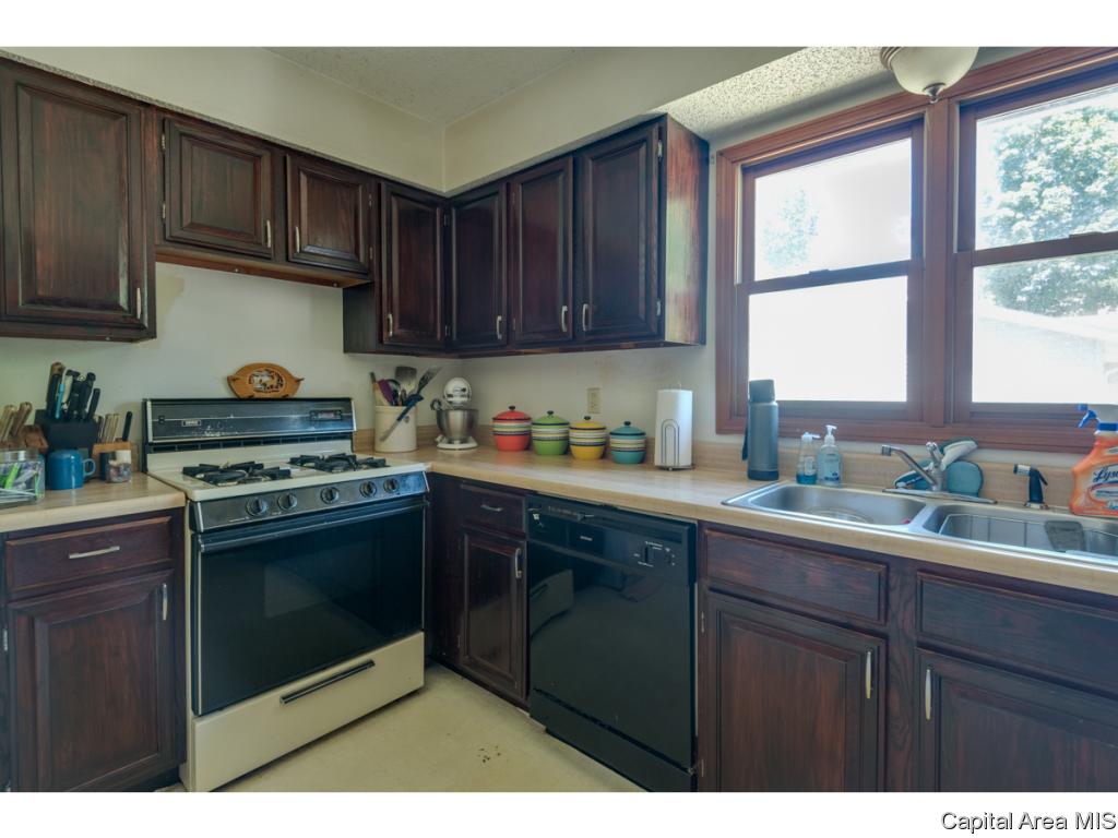 14069 St Joseph Road Athens, IL 62613 - Photo 5 of 30 Gallery Image 5