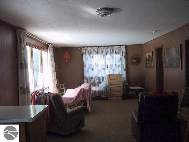 8912 South Sunnyview Road Traverse City, MI 49684 - Photo 5 of 7 1644981-4.JPG