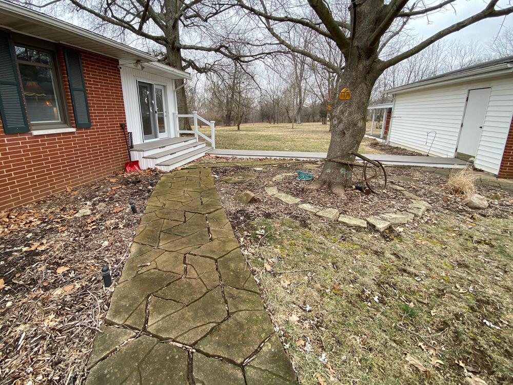 21891 Ringgold Southern Road Circleville, OH 43113 - Photo 40 of 50 Entry to three season room