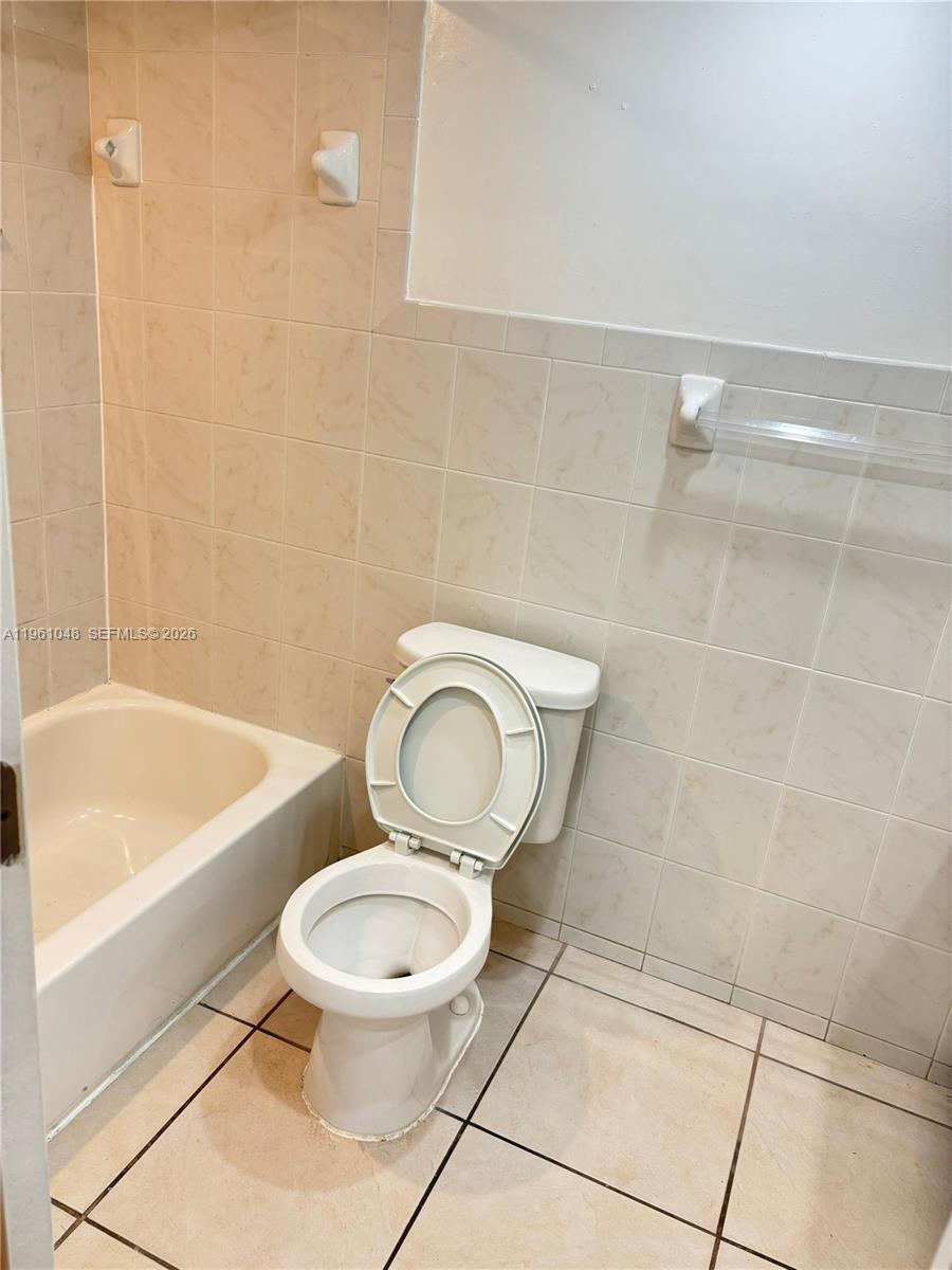 7430 Southwest 82nd Street, Unit D103 Miami, FL 33143 - Photo 7 of 8