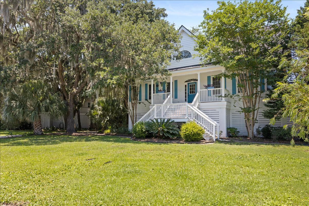 1532 Oak Landing Road Mount Pleasant, SC 29464 - Photo 3 of 60 Exterior (3 of 17)