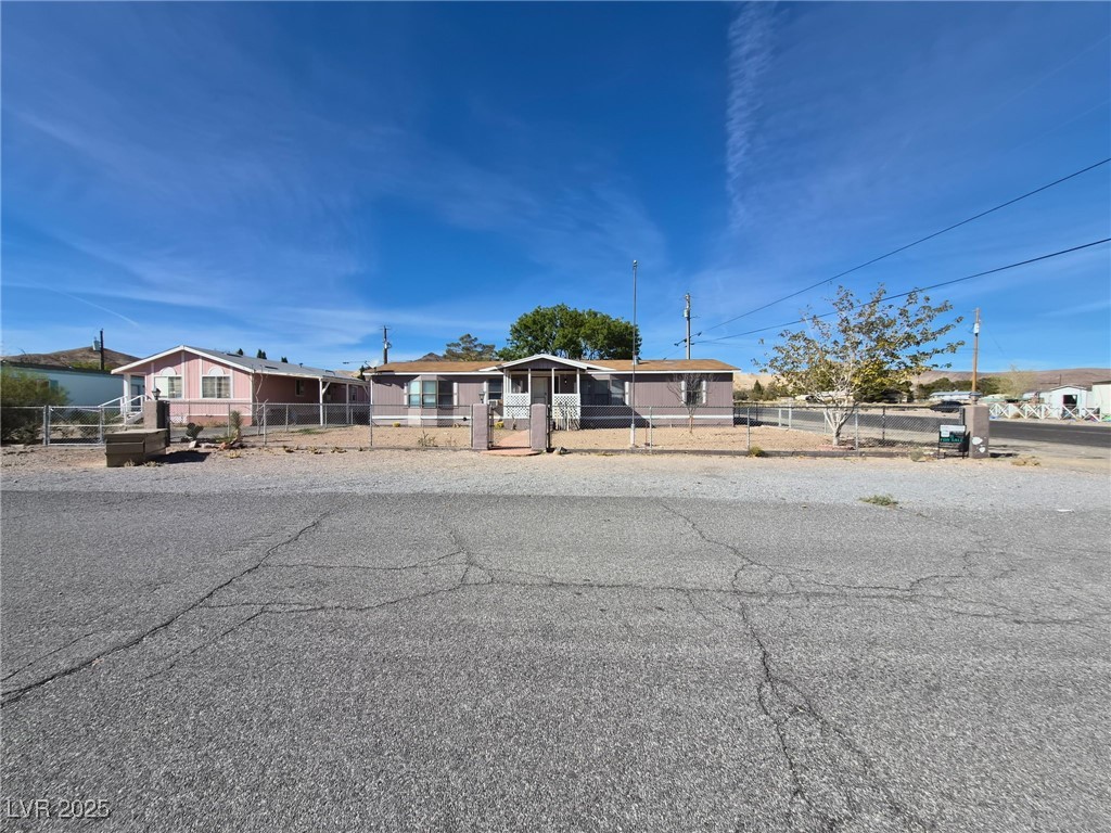 400 Hoyt Street Beatty, NV 89003 - Photo 1 of 42