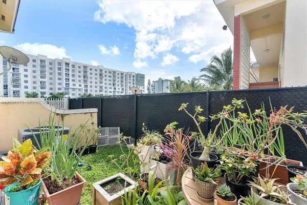 $319,000 | 2186 Northeast 167th Street, Unit 1111, North Miami Beach, FL 33162