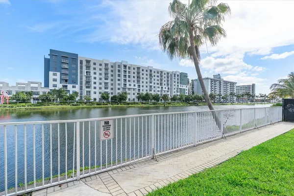 $319,000 | 2186 Northeast 167th Street, Unit 1111, North Miami Beach, FL 33162