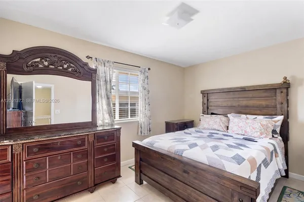 $319,000 | 2186 Northeast 167th Street, Unit 1111, North Miami Beach, FL 33162