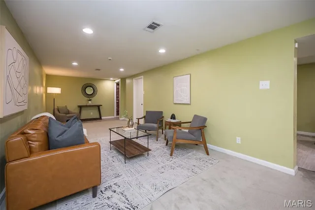 $180,000 | 583 Candle Light Lane, Hazelwood, MO 63042