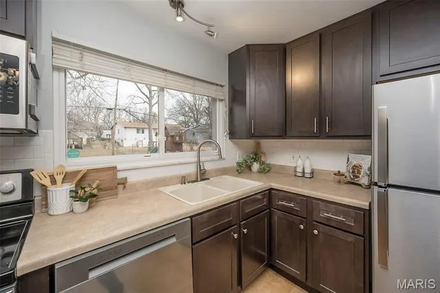 $180,000 | 583 Candle Light Lane, Hazelwood, MO 63042