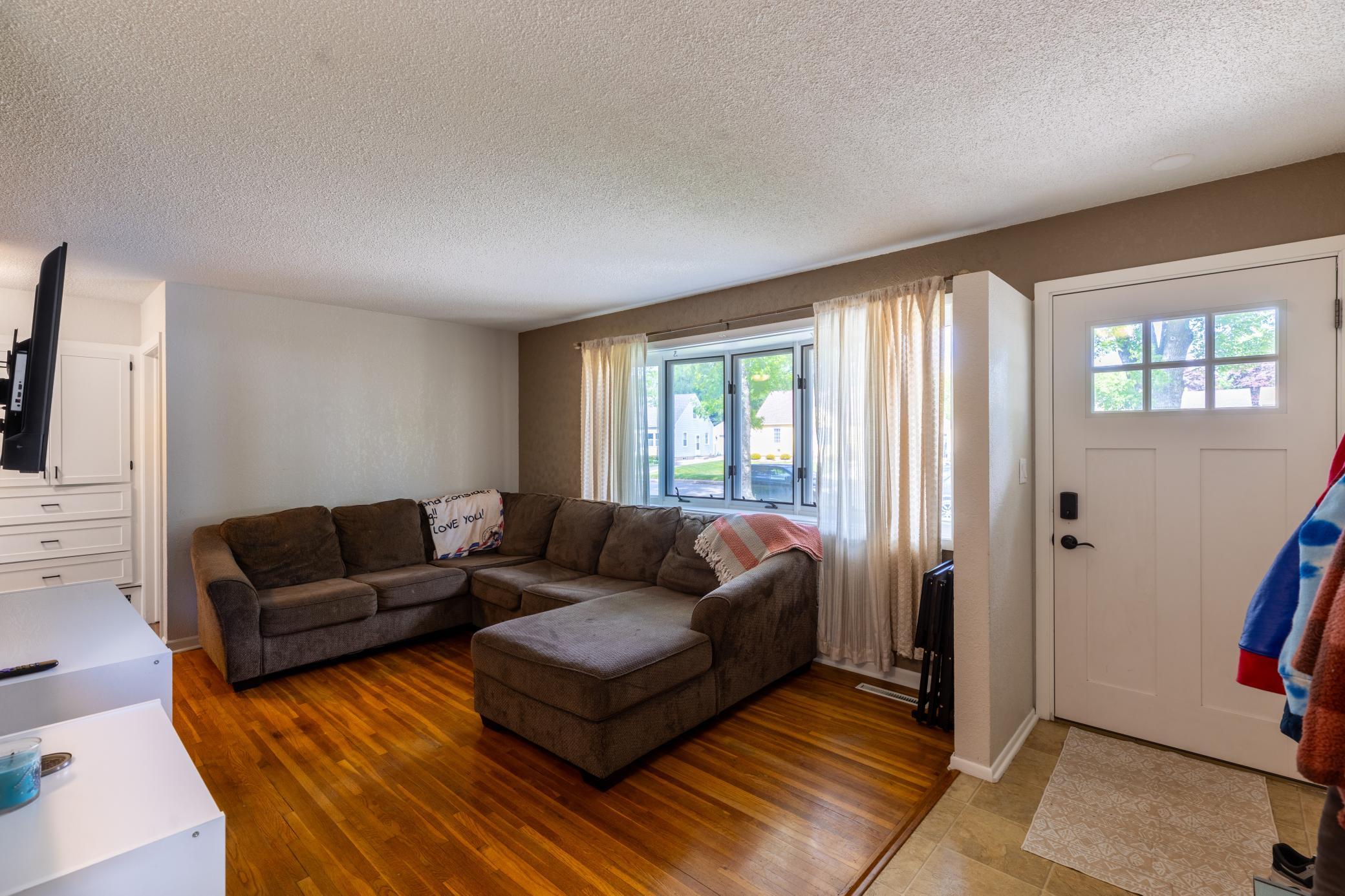 802 19th Street Southwest Austin, MN 55912 - Photo 6 of 23 Gallery Image 6