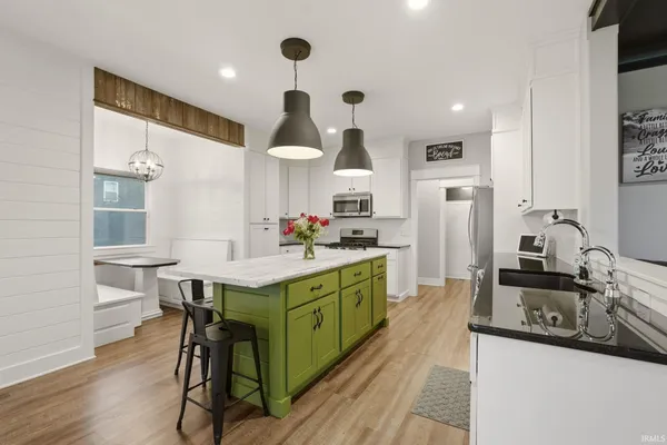 $735,000 | 5587 Deer Hollow Road, Auburn, IN 46706