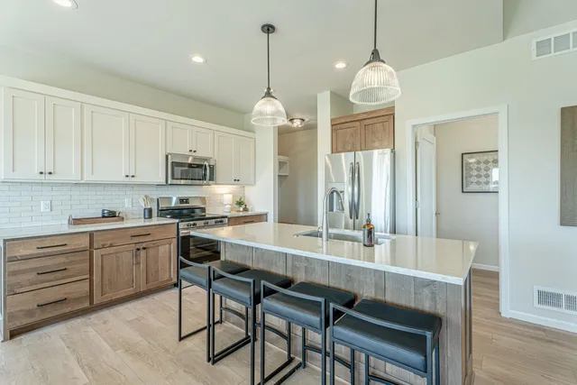 $529,000 | 106 Garrett, Barneveld, WI 53507