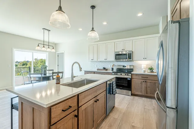 $529,000 | 106 Garrett, Barneveld, WI 53507