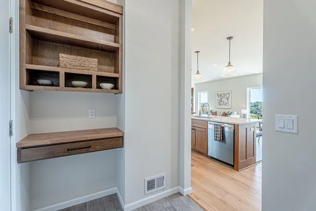 $529,000 | 106 Garrett, Barneveld, WI 53507