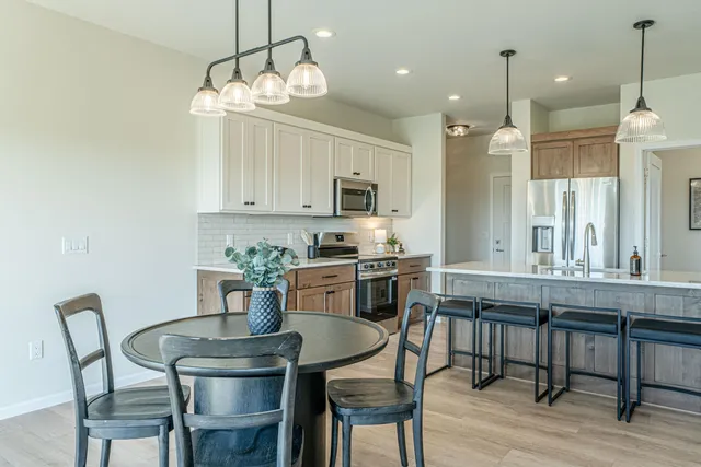 $529,000 | 106 Garrett, Barneveld, WI 53507