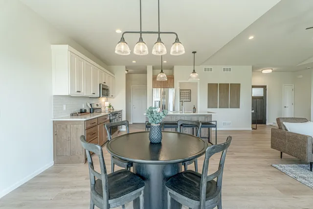 $529,000 | 106 Garrett, Barneveld, WI 53507