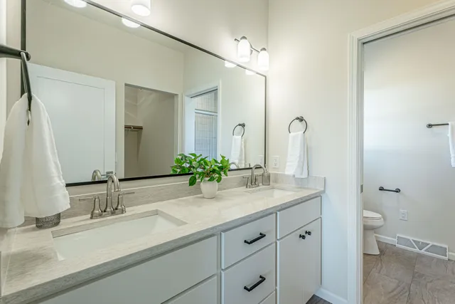 $529,000 | 106 Garrett, Barneveld, WI 53507