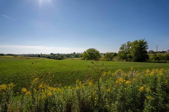 $529,000 | 106 Garrett, Barneveld, WI 53507