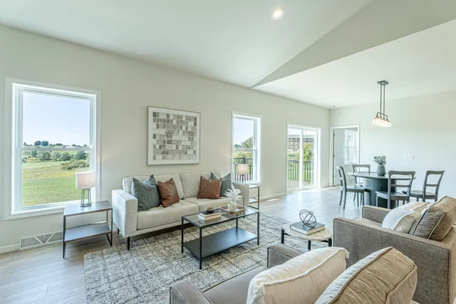 $529,000 | 106 Garrett, Barneveld, WI 53507