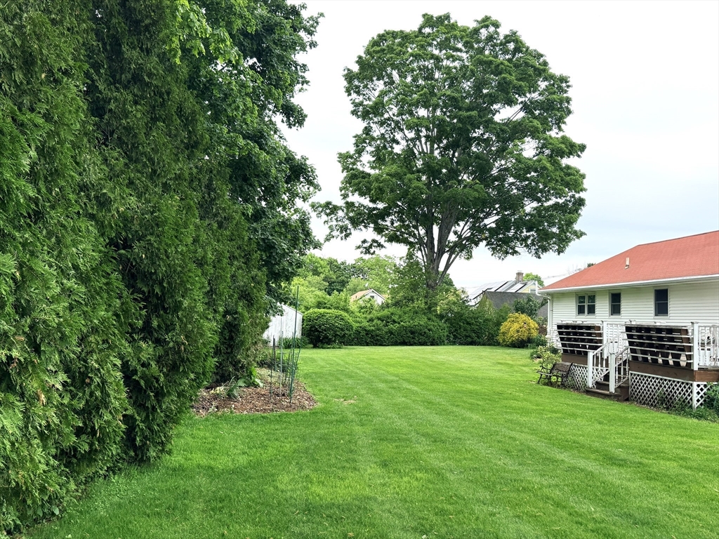 33 Slater Street Webster, MA 01570 - Photo 8 of 24