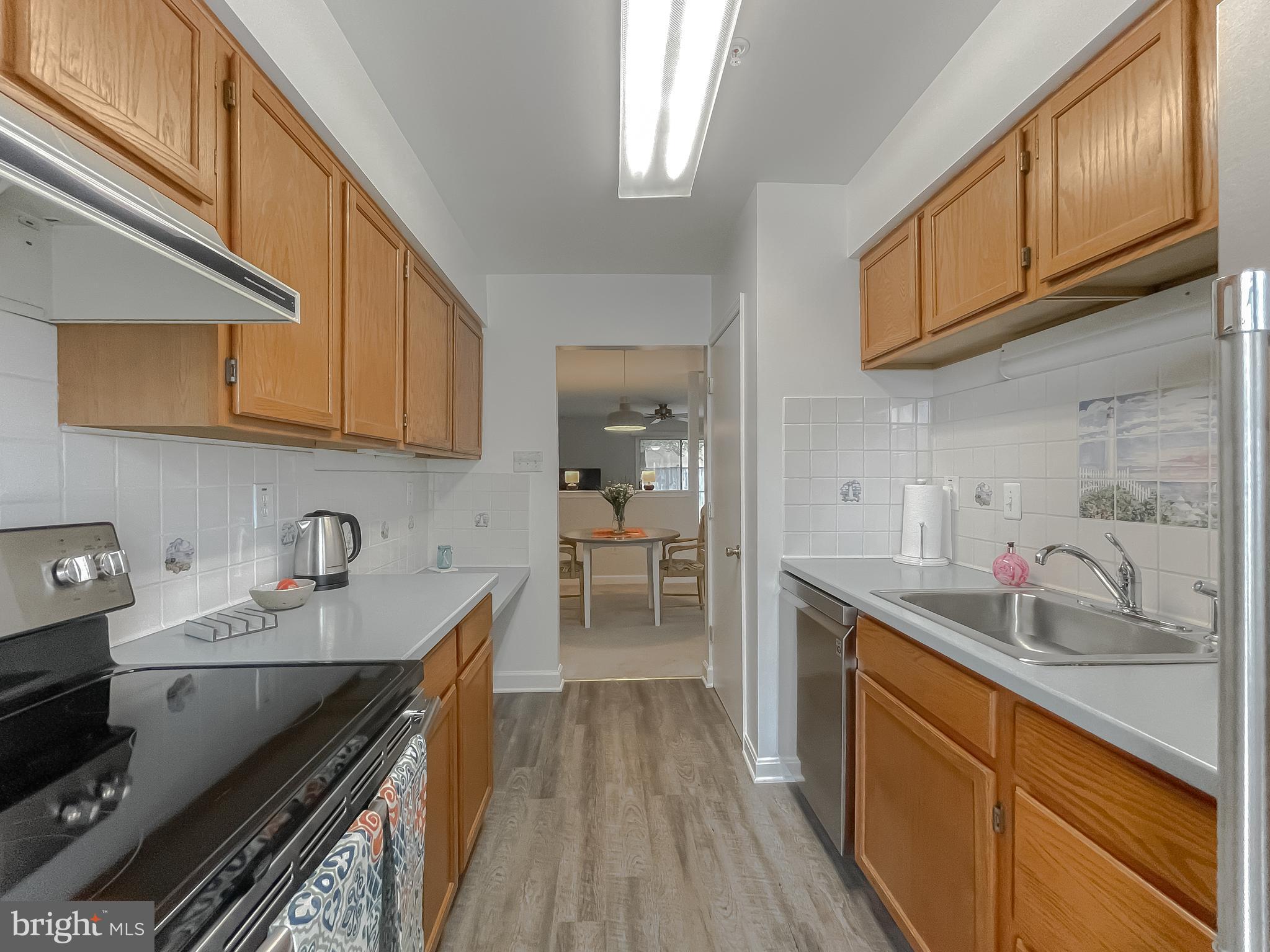 9250 Cherry Lane, Unit 4 Laurel, MD 20708 - Photo 14 of 44 Enjoy cooking in your kitchen!