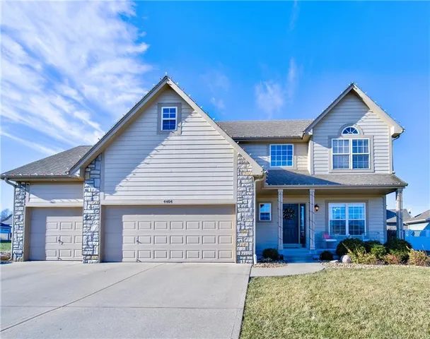 $485,000 | 4404 Southwest Flintrock Drive, Lee's Summit, MO 64082