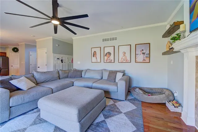 $485,000 | 4404 Southwest Flintrock Drive, Lee's Summit, MO 64082