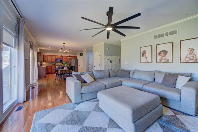 $485,000 | 4404 Southwest Flintrock Drive, Lee's Summit, MO 64082