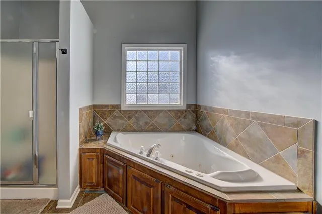 $485,000 | 4404 Southwest Flintrock Drive, Lee's Summit, MO 64082