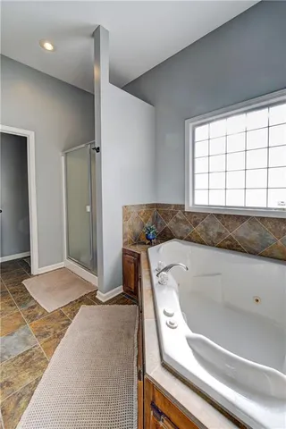 $485,000 | 4404 Southwest Flintrock Drive, Lee's Summit, MO 64082