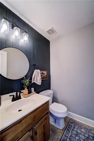 $485,000 | 4404 Southwest Flintrock Drive, Lee's Summit, MO 64082