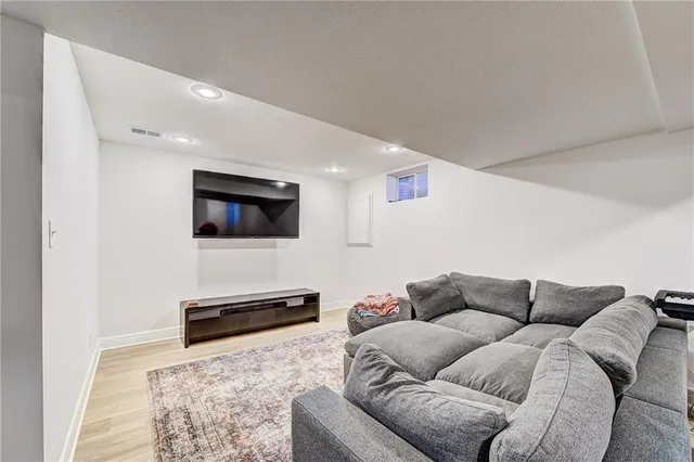 $485,000 | 4404 Southwest Flintrock Drive, Lee's Summit, MO 64082