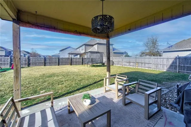 $485,000 | 4404 Southwest Flintrock Drive, Lee's Summit, MO 64082