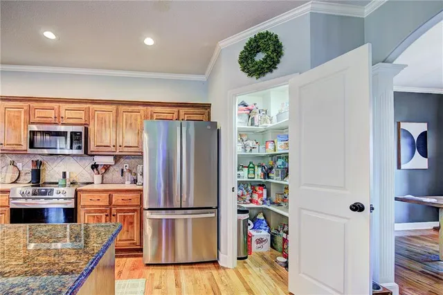 $485,000 | 4404 Southwest Flintrock Drive, Lee's Summit, MO 64082