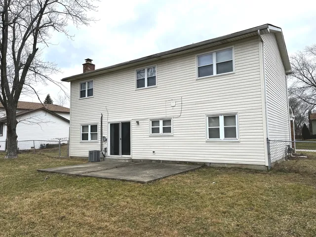 $288,000 | 156 Cloverleaf Road, Matteson, IL 60443