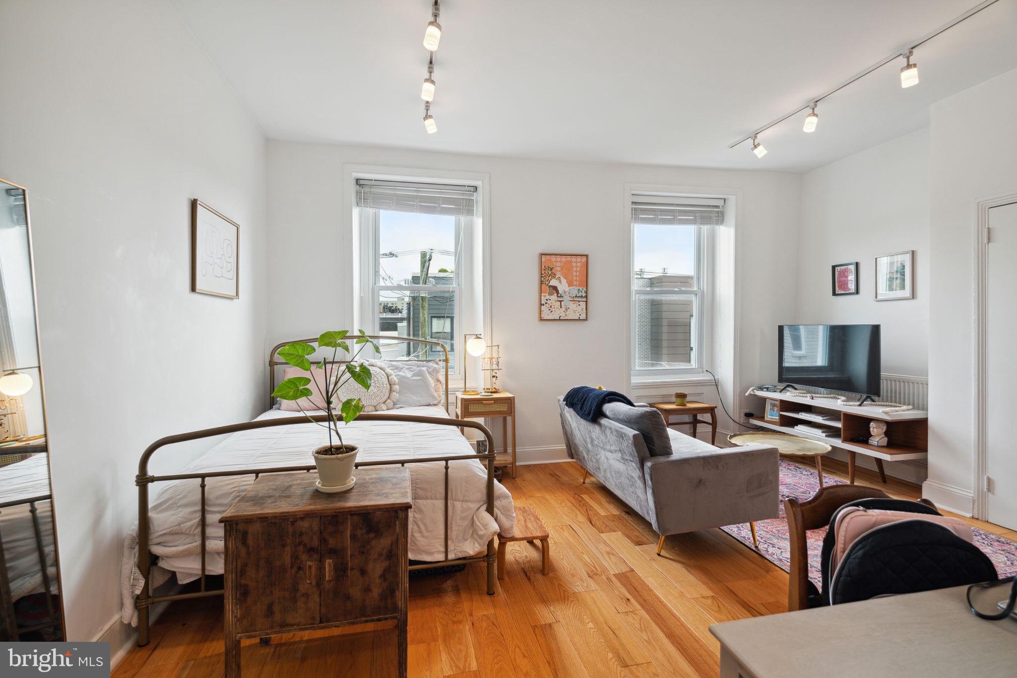 726 South 19th Street Philadelphia, PA 19146 - Photo 3 of 20 Unit 3