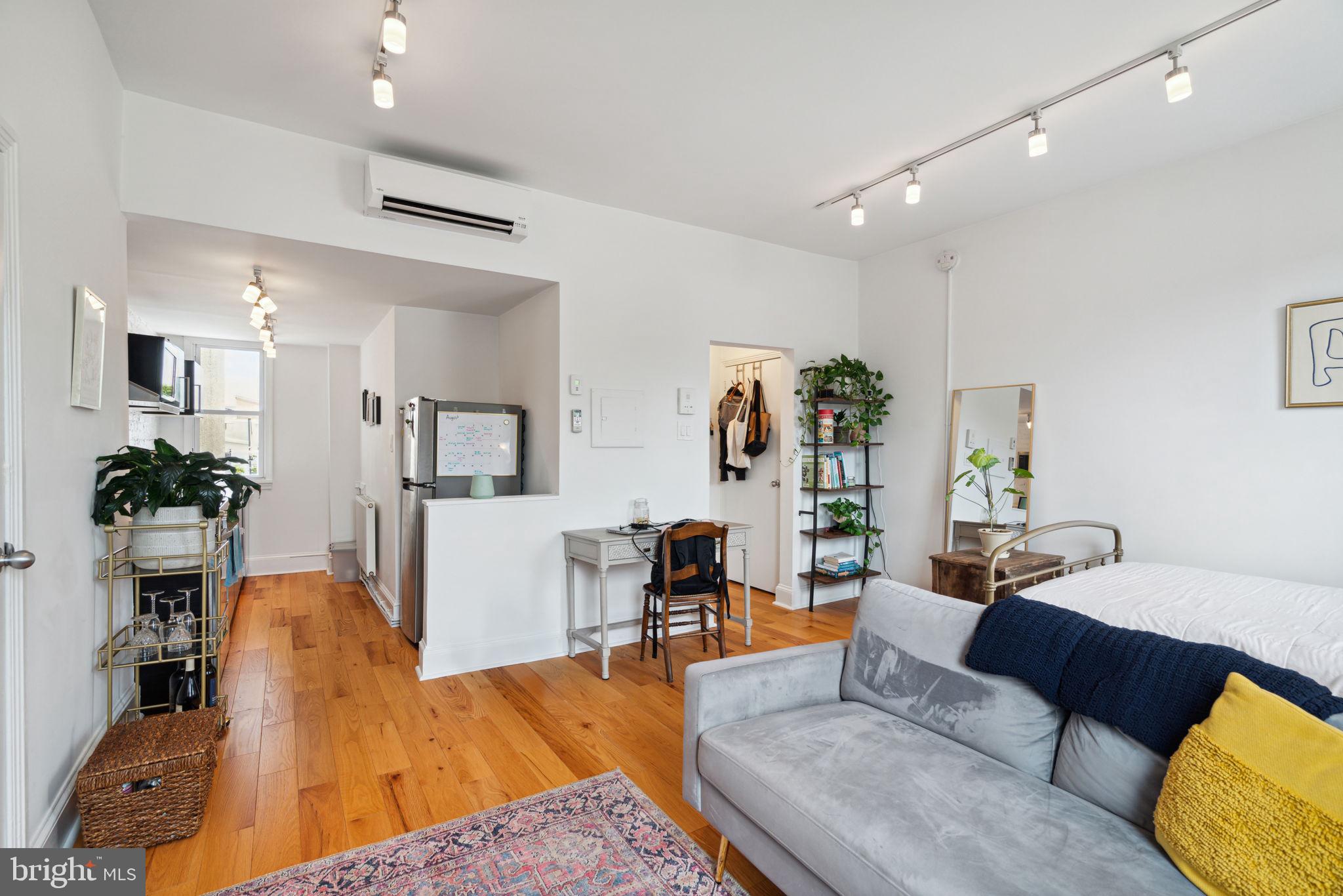 726 South 19th Street Philadelphia, PA 19146 - Photo 5 of 20 Unit 3