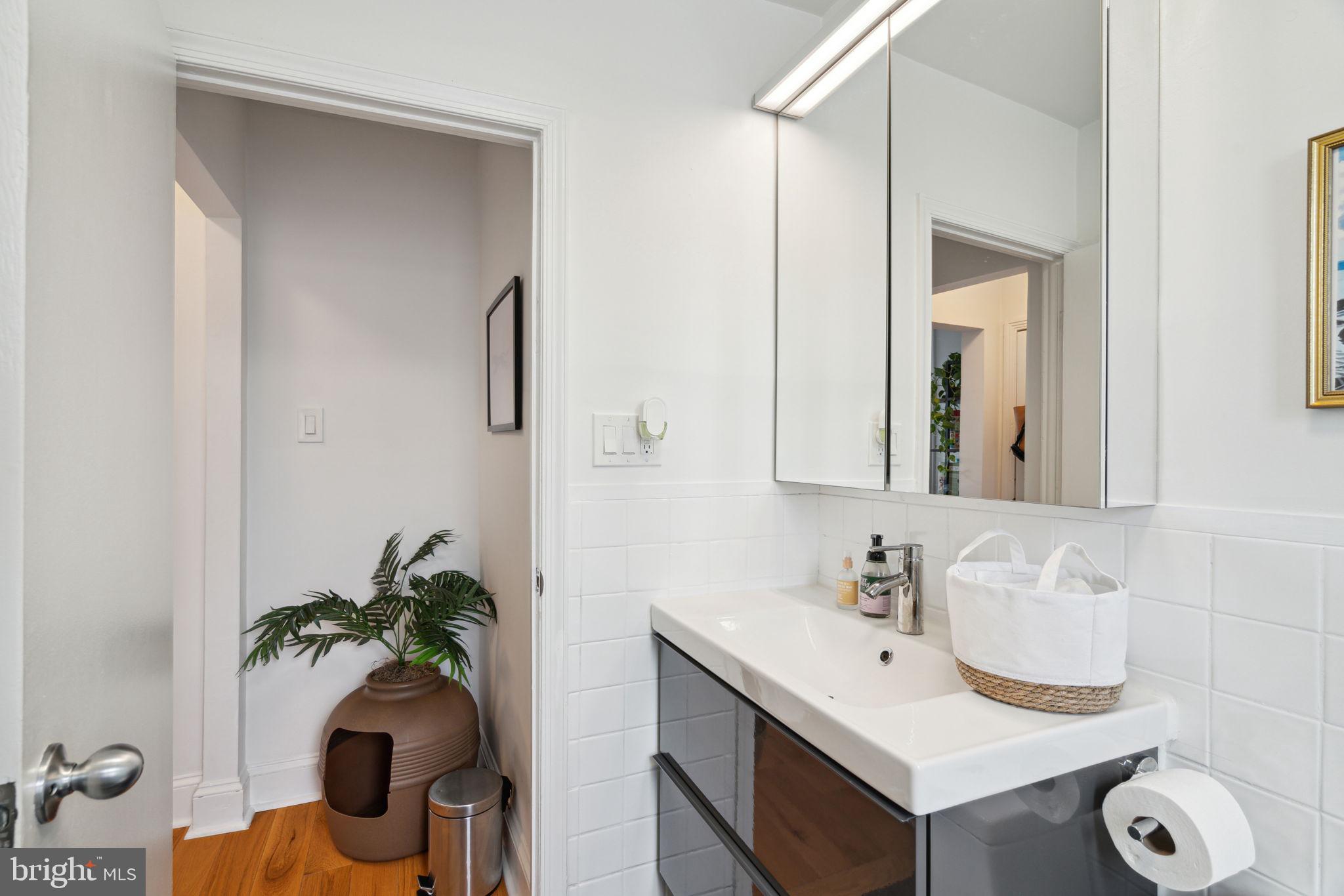 726 South 19th Street Philadelphia, PA 19146 - Photo 9 of 20 Unit 3