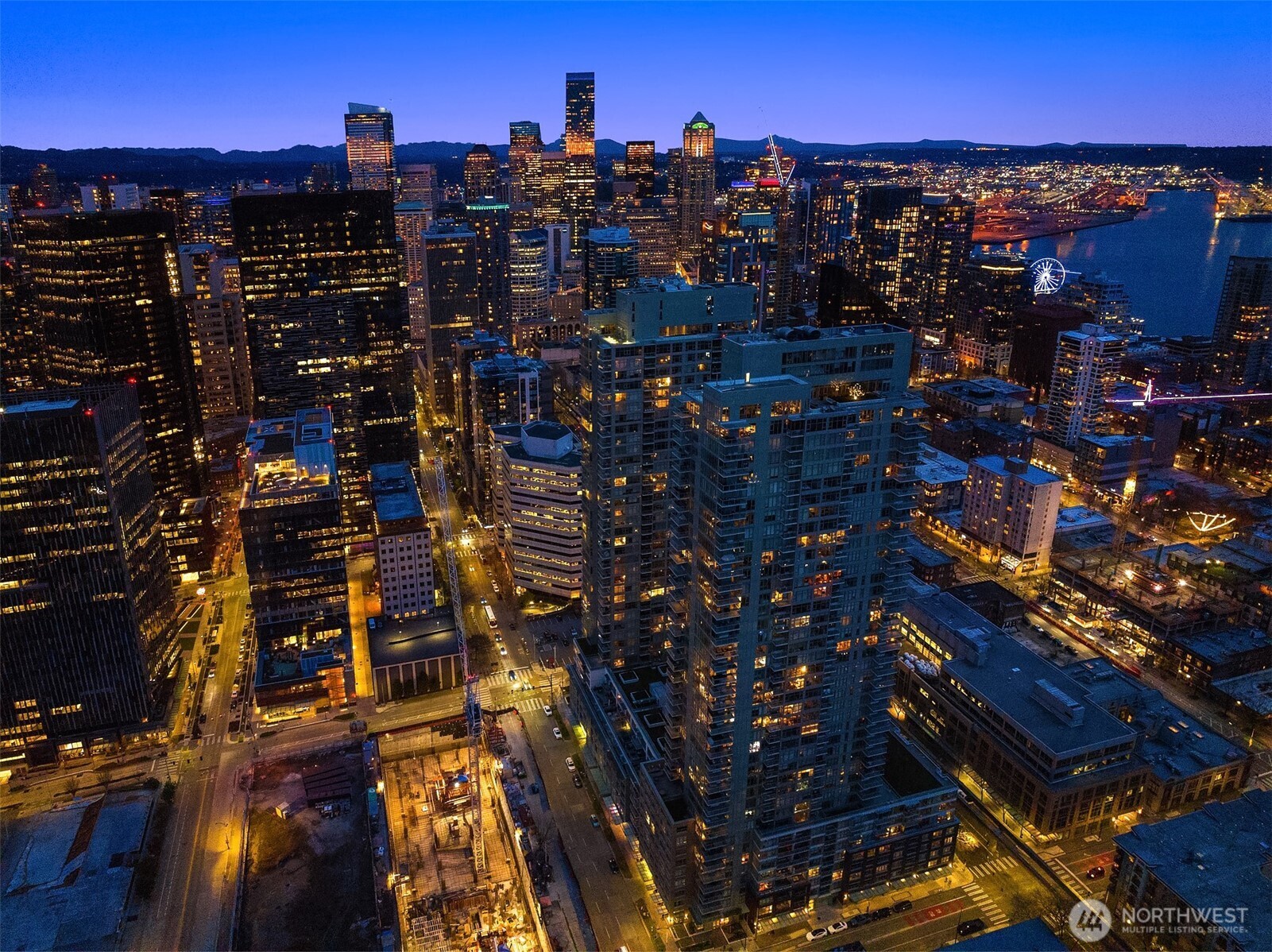 588 Bell Street, Unit 214S Seattle, WA 98121 - Photo 3 of 40