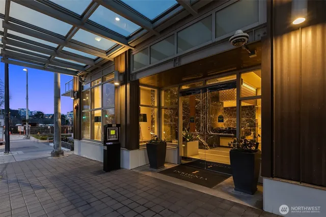 $675,000 | 588 Bell Street, Unit 214S, Seattle, WA 98121
