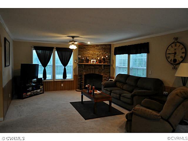 22950 Johnson Road Jetersville, VA 23083 - Photo 21 of 24 Den/Family/Great Room