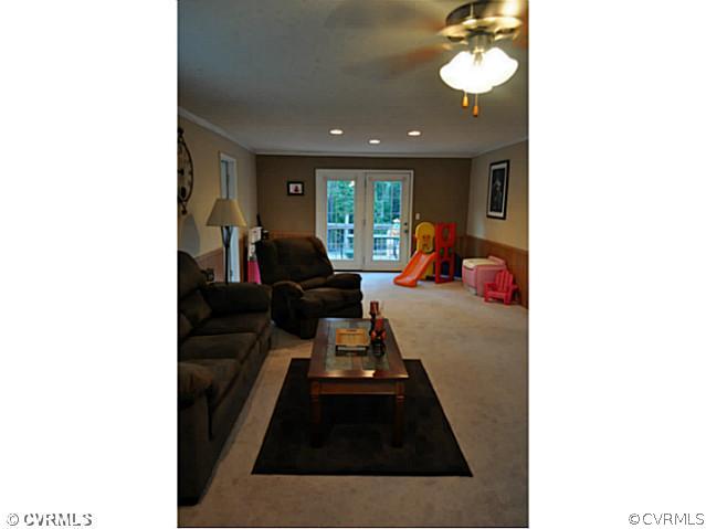 22950 Johnson Road Jetersville, VA 23083 - Photo 23 of 24 Den/Family/Great Room