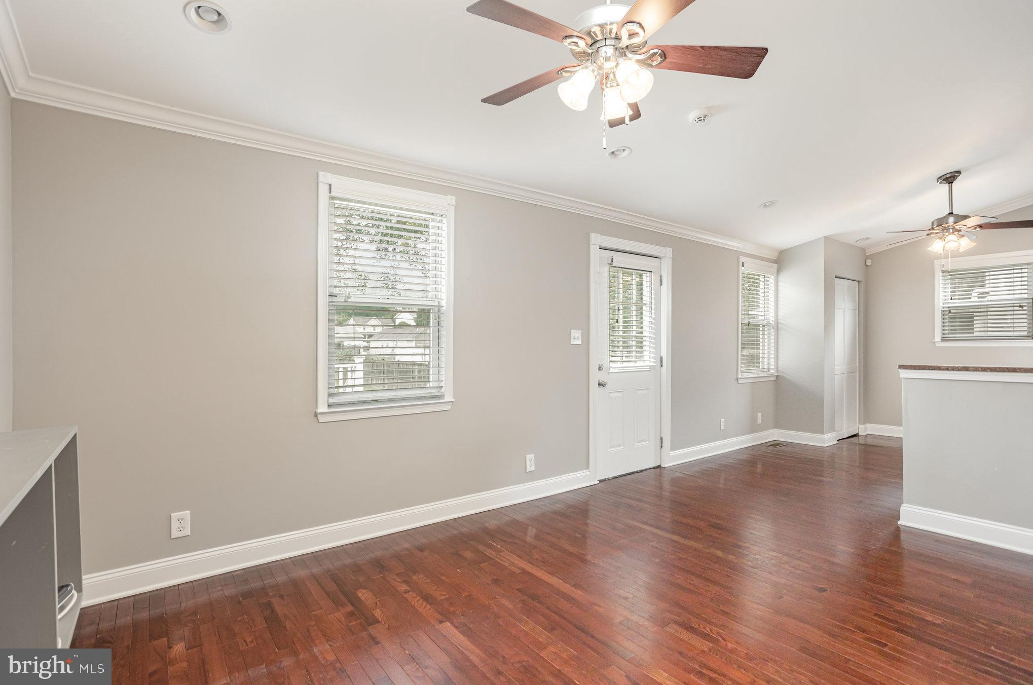 348 Poplar Road Essex, MD 21221 - Photo 11 of 37 Gallery Image 11